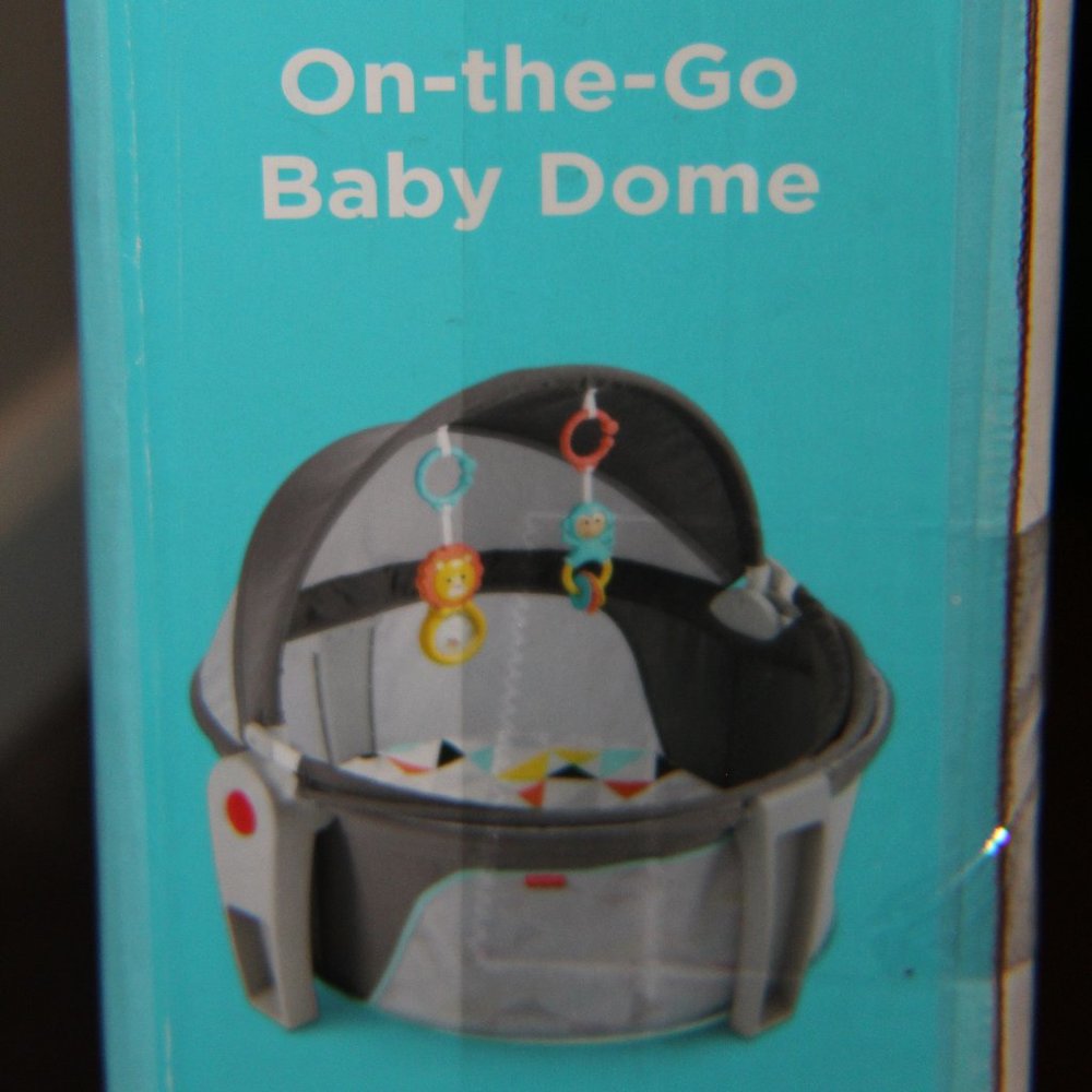 NIB Fischer Price "On the Go Baby Dome"